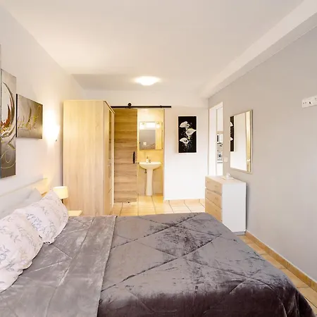 Montemar 1 Apartman *