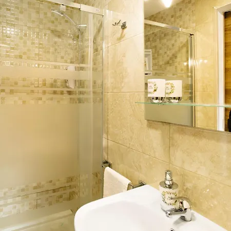 Montemar 1 Apartman Moya